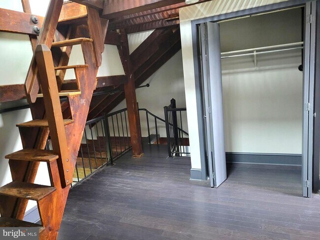 Building Photo - 170 South St