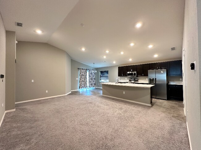 Foto del edificio - 6341 Gardner Dr