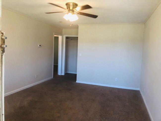 Building Photo - 20 Mary Ella Drive Unit A