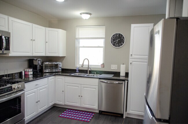 Building Photo - 22 E Garfield St