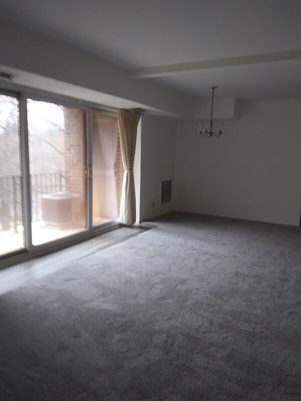Foto del edificio - 7811 Dassett Ct