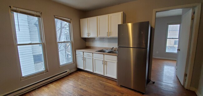 Kitchen - 303 S 4th St