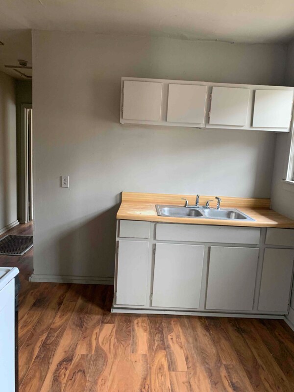 1348 Vollintine Ave Unit duplex, Memphis, TN 38107 Room for Rent in