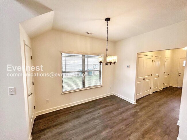 Foto del edificio - 787 Coopers Way