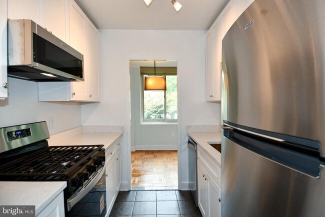 Foto del edificio - 4000 Tunlaw Rd NW