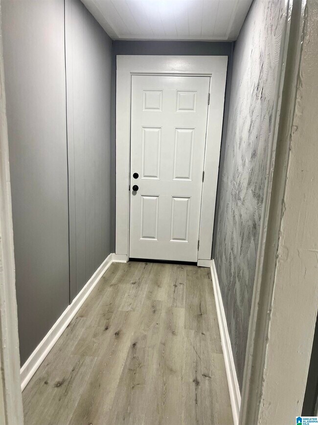 Building Photo - 6515 3rd Ct S