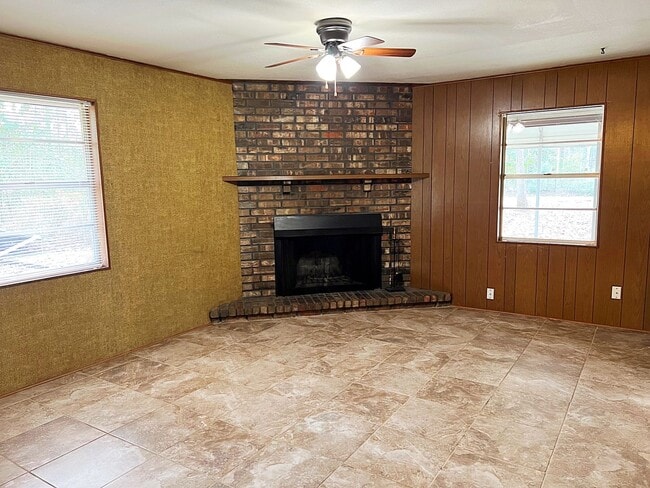 Building Photo - 6012 Barrows, Kountze, TX 77625