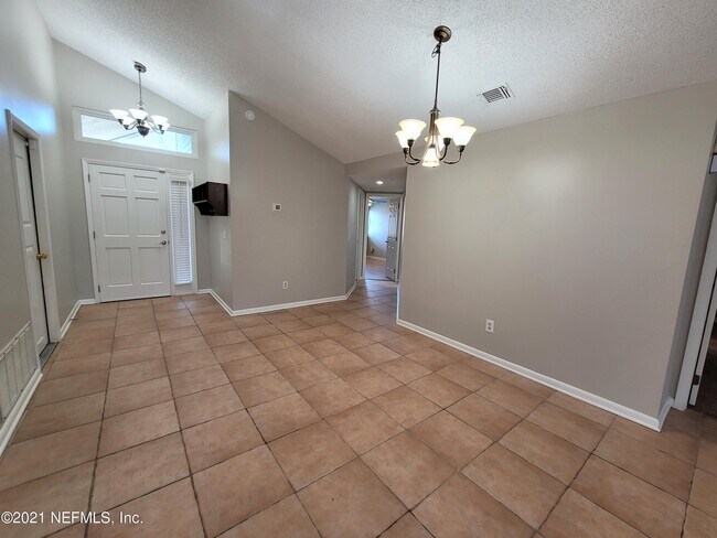 Foto del edificio - 8379 Chason Rd W