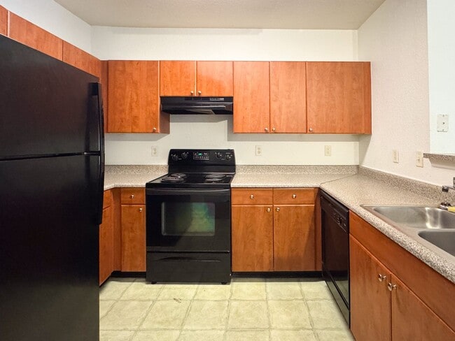 Building Photo - Perfectly priced 1/1 in heart of Downtown Orlando