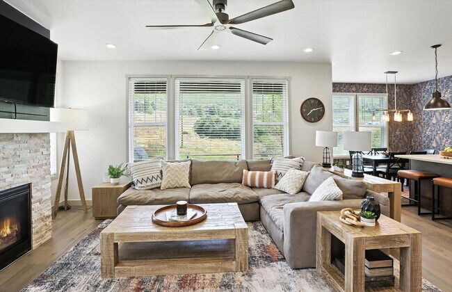Foto del edificio - 12864 N Belaview Wy