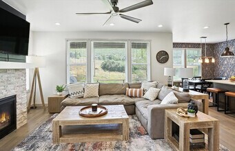 Building Photo - 12737 N Belaview Wy