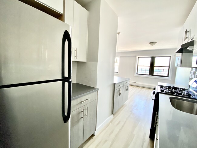 Foto del edificio - 111 Wadsworth Ave