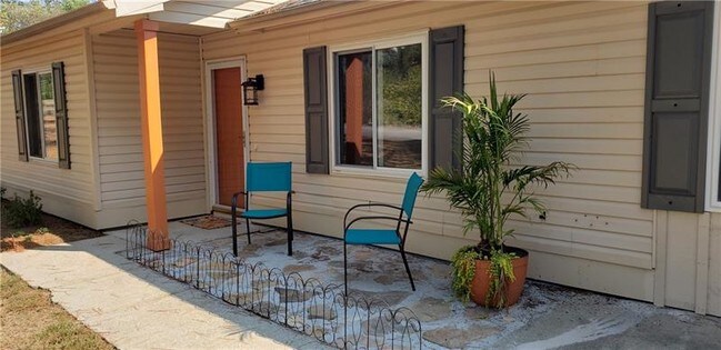 Foto del edificio - 115 Cedarcrest Dr