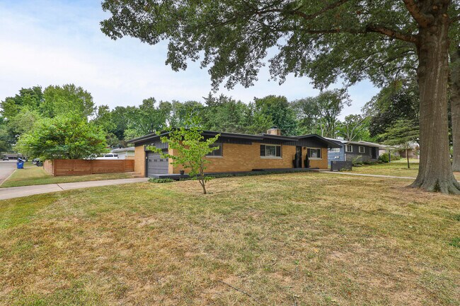Foto del edificio - 1936 E Greenwood St
