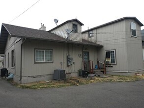 Building Photo - 166 E 300 S