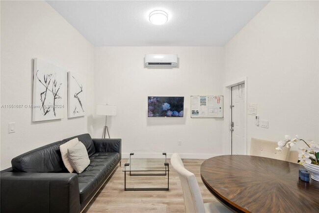 Foto del edificio - 830 SE 14th St