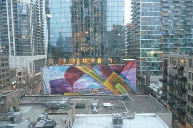 Building Photo - 1250 S Michigan Ave