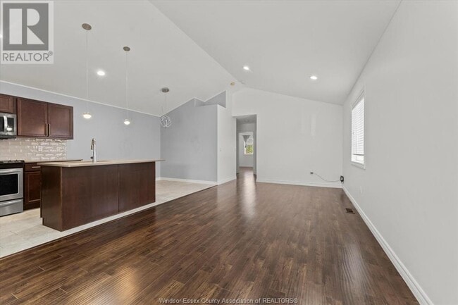 Photo du bâtiment - 11262 Timber Bay Crescent