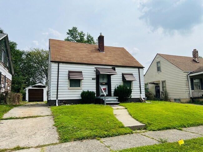 Building Photo - 19384 Concord St