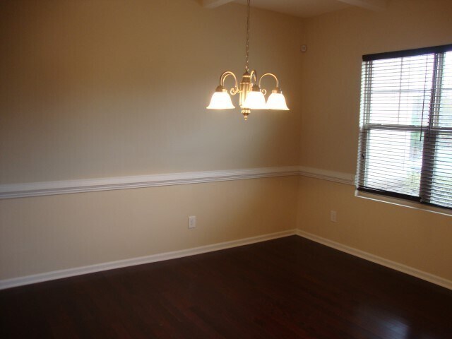 Foto del edificio - Stunning 2 Story Home with Open Kitchen