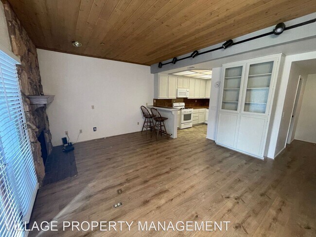 Building Photo - 2 br, 2.5 bath House - 39802 Lakeview #32