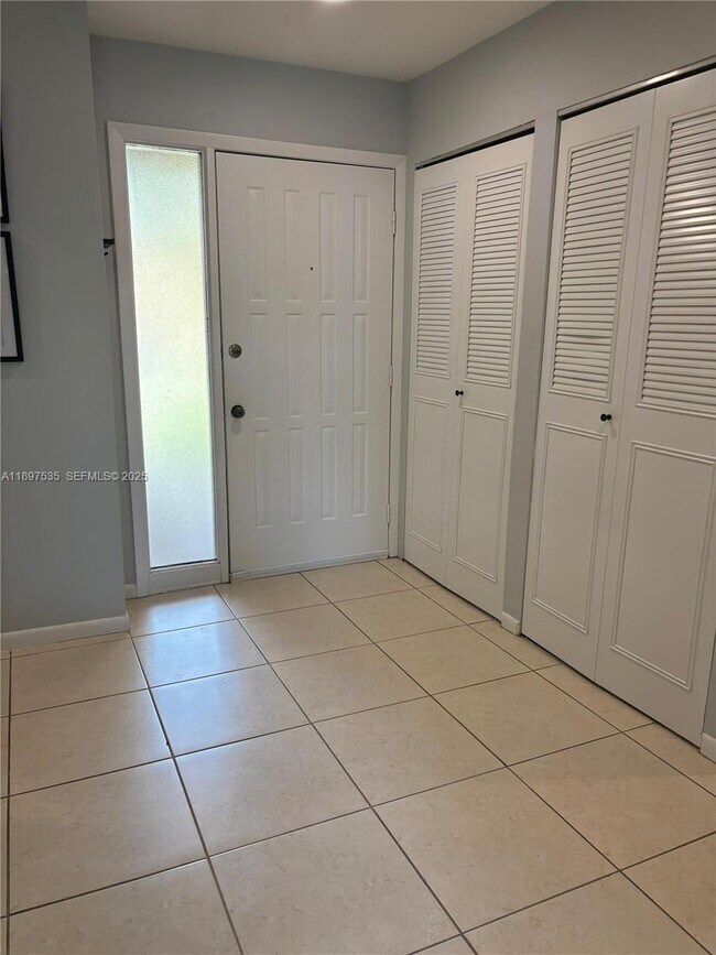 Foto del edificio - 13055 Albright Ct