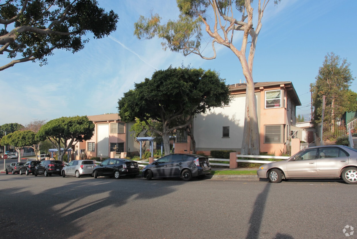 Building Photo - Bay Street Garden Apartments