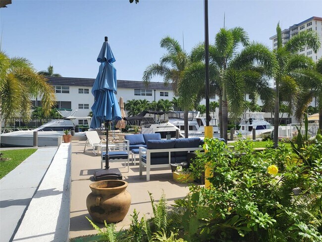 Foto del edificio - 901 N Birch Rd