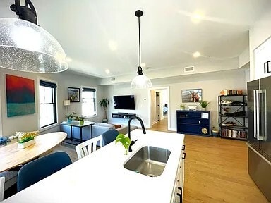 Building Photo - 37 Horace St