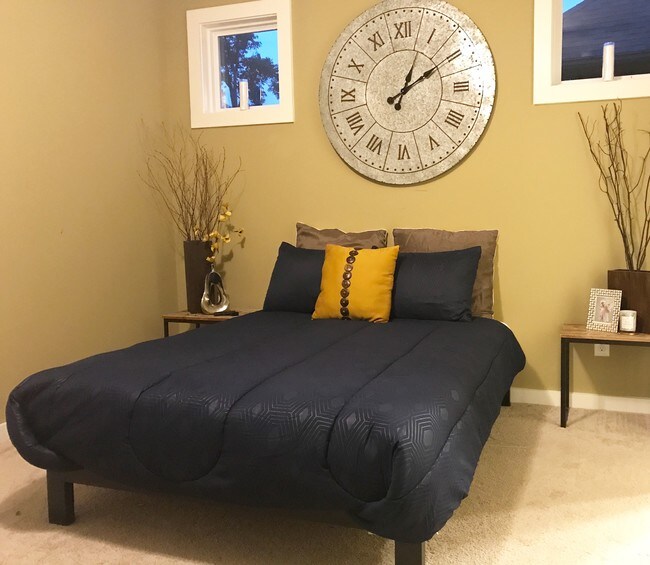 Master Bedroom - 443 Monticello St