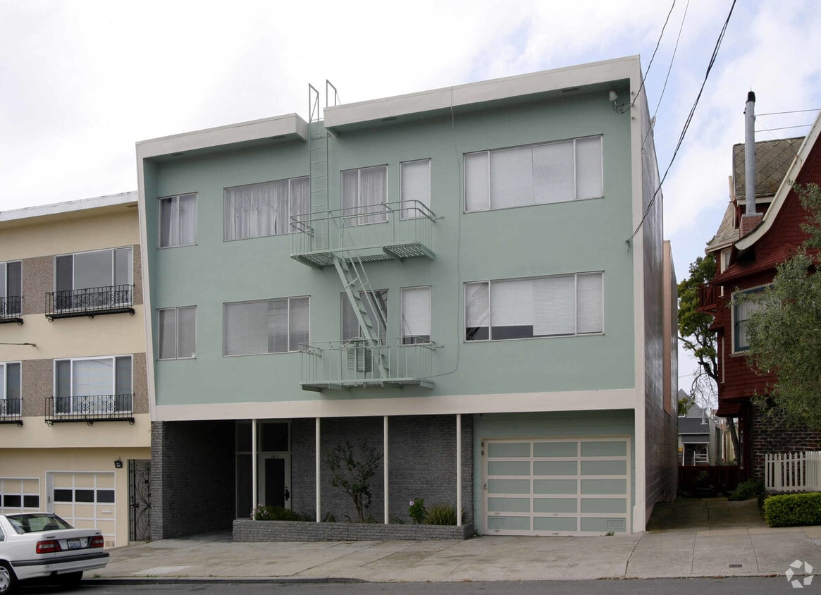 Building Photo - 545 39th Ave