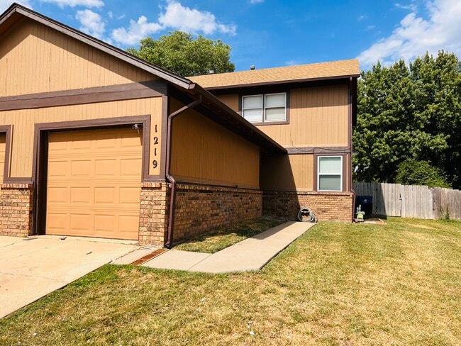 Building Photo - Longfellow