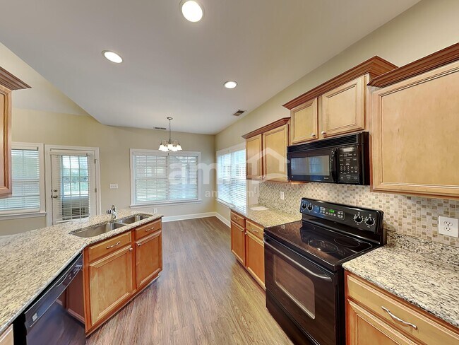 Foto del edificio - 4013 Lilac Ln