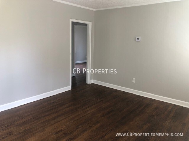 Foto del edificio - 2574 Pershing Ave
