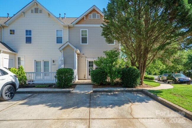 Foto del edificio - 11339 Dundarrach Ln