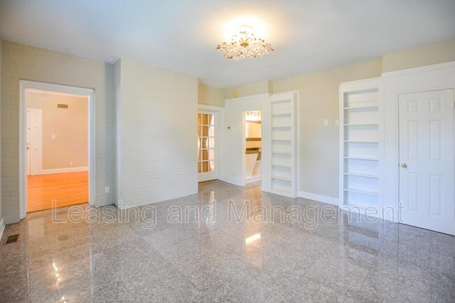Building Photo - 1162 Buist Ave