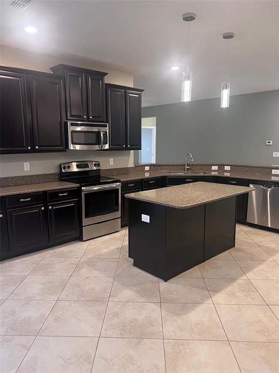 Foto del edificio - 2502 Cumberland Cliff Dr