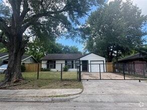 Building Photo - 4914 Enyart St