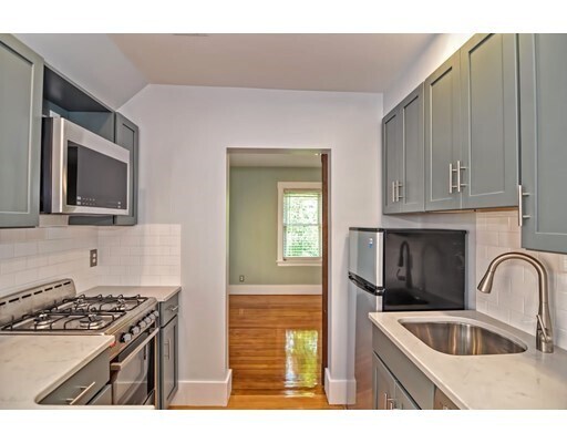Building Photo - 67 Bonair St