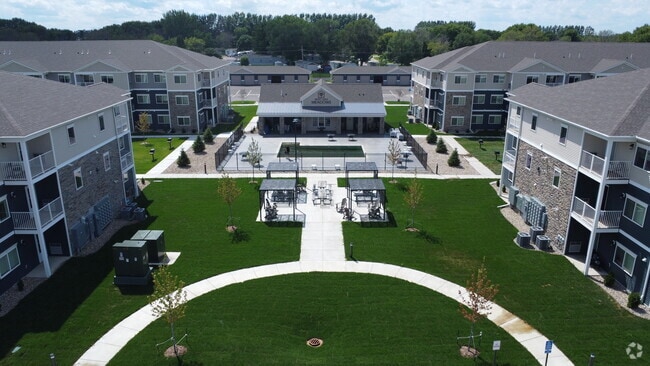 Building Photo - West Lake Meadows