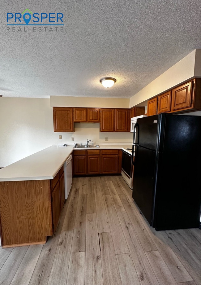 Building Photo - 3 Bedroom Unit Located Near Oakwood Mall
