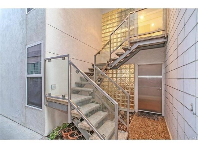 Foto del edificio - 35067 Beach Rd