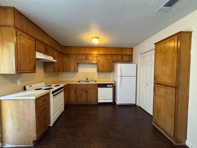 Foto del edificio - 4408 Lake Rd