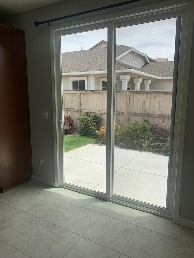 Building Photo - 10676 Brittany Park Dr