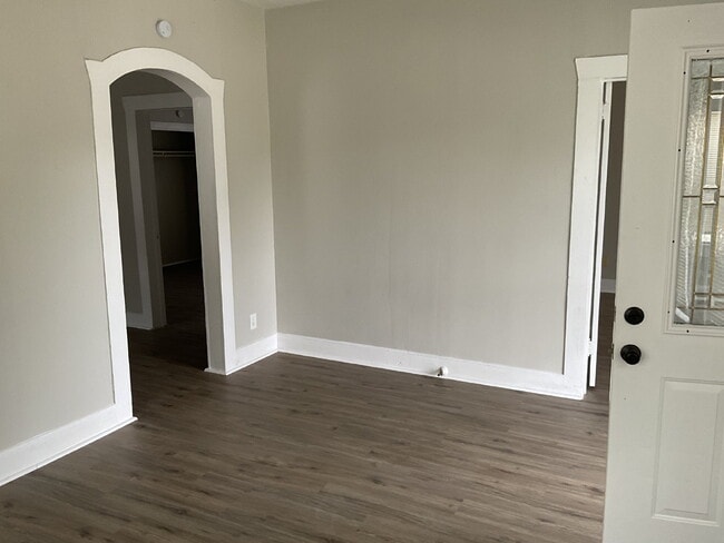 Building Photo - 811 Rivas St