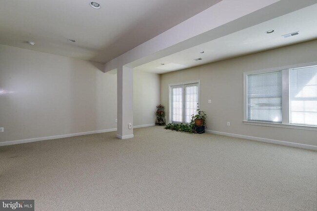 Foto del edificio - 42607 Offenham Terrace