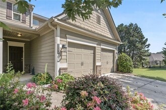 Building Photo - 3554 Village Enclave Ln