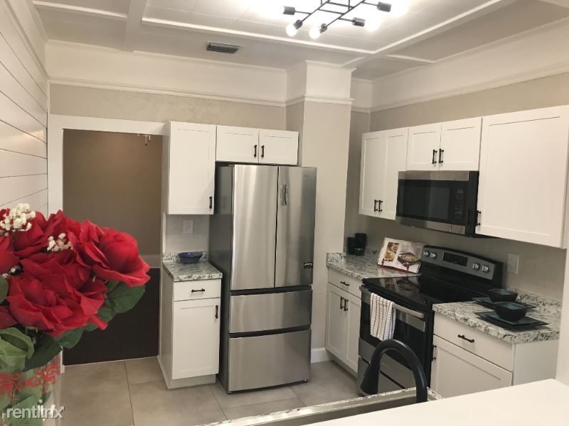 Primary Photo - 2 br, 2 bath Townhome - 515 E Amelia St