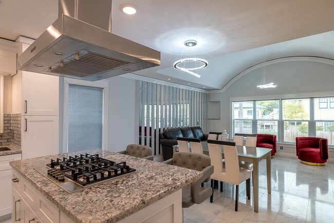 Building Photo - 1801 Rosenberg St