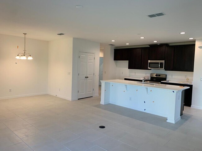 Foto del edificio - 1202 Celery Oaks Ln